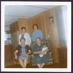 Five Generations of Knuth Family Members