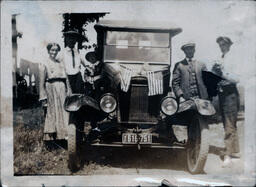 Anttila Family with Car