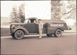 (145-001) Standard Oil Service Truck