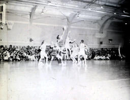 (507-07) Basketball--Action 1960-1961