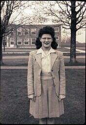 (088-011) Delores Dobbek Outdoor Portrait