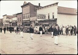 (165-005) Ontonagon Labor Day Parade 1944 (5 of 12)