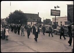 (050-023) International Brotherhood of Papermakers Local 354 Marching next to Standard Service