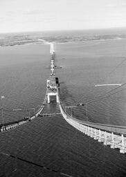 Cable spinning during Mackinac Bridge construction (11 of 33)