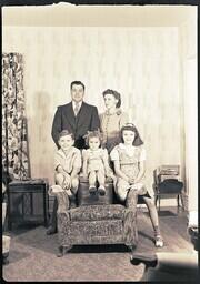 (163-008) John and Dorothy Rogers Family