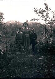 (107-004) Dobbek Family by the Water