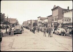 (165-003) Ontonagon Labor Day Parade 1944 (3 of 12)