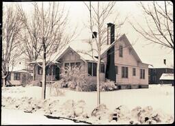 (035-015) Snow-Covered House in Ontonagon (3 of 11)