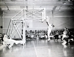 (507-03) Basketball--Action 1960-1961