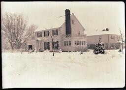 (035-022) Snow-Covered House in Ontonagon (10 of 11)