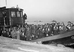 Crew boat for Mackinac Bridge construction