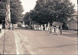 (127-012) Rockland Home Guard in the Ontonagon Fourth of July Parade (1 of 2)