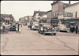 (050-022) Cars in Ontonagon Labor Day Parade