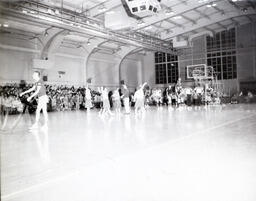 (507-01) Basketball--Action 1960-1961