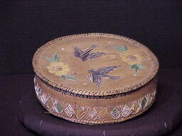 Quill box with floral motif