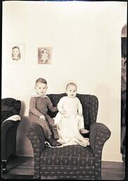 (137-005) Two Serrahn Children