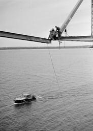 Connecting up the Mackinac Bridge