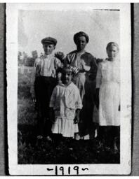 Luoma Family, 1919