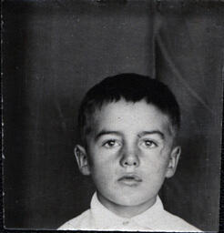 Headshot of Young Tom Ross (2 of 2)