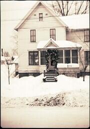 (187-027) Fritz McGuire's Home