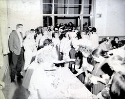 Rose Ceremony 1960: Roses Are Distributed From Table