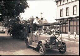 (127-010) Rockland Fire Department Car in Ontonagon 1944 Fourth of July Parade