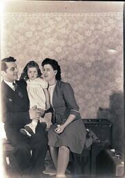 (147-003) Ralph Berry Family