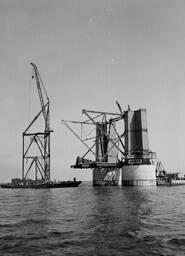 Creeper in place during Mackinac Bridge construction