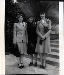 Dorotha (Davidson) Ross and Two Other Women