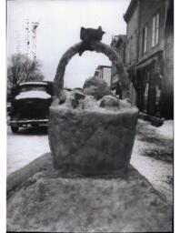 Market Basket Snow Sculpture