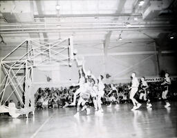 (507-15) Basketball--Action 1960-1961