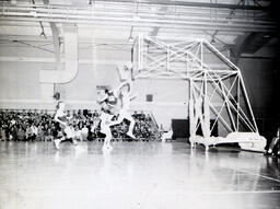 (507-06) Basketball--Action 1960-1961